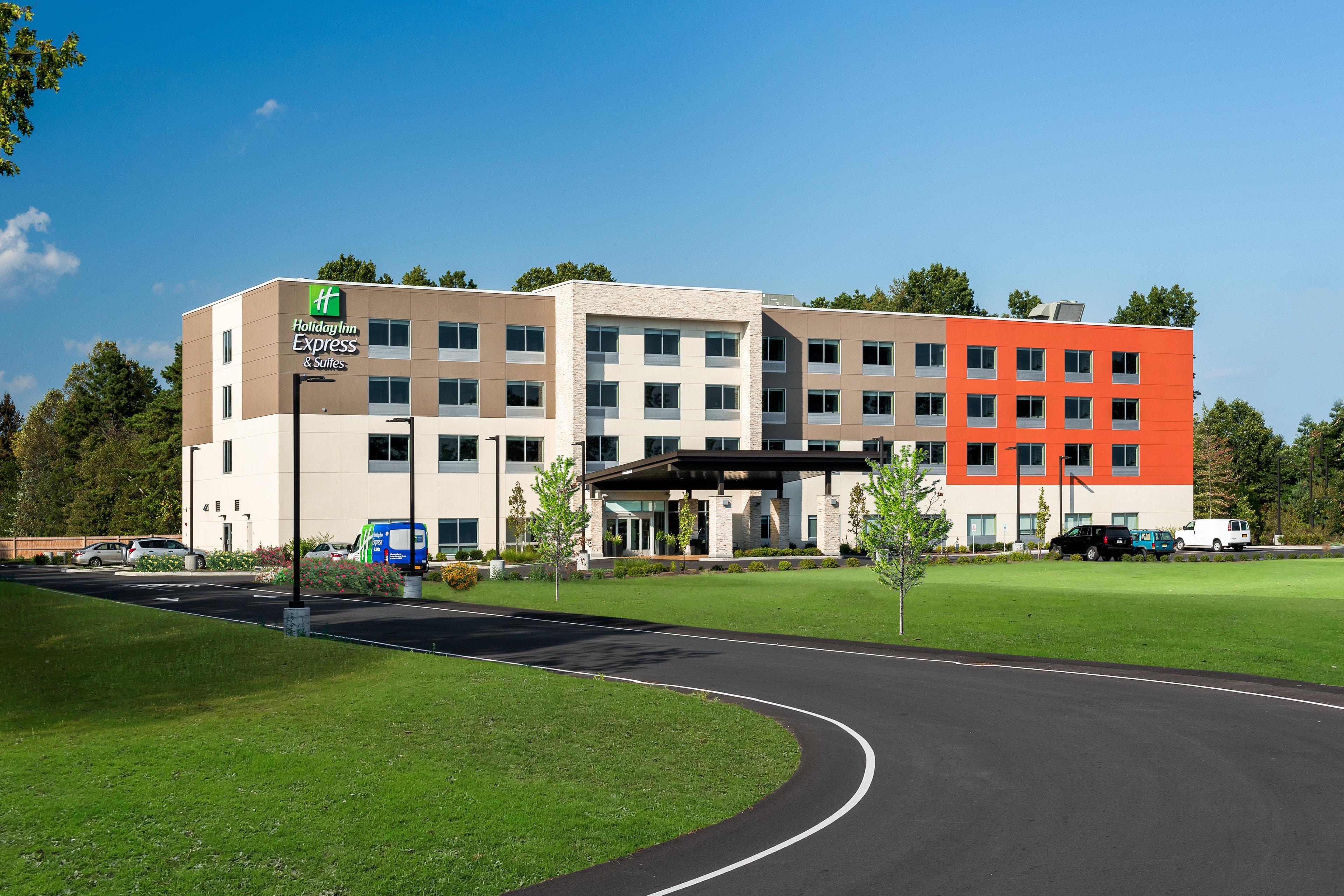 Holiday Inn Express Queensbury-Lake George Area By Ihg Ngoại thất bức ảnh